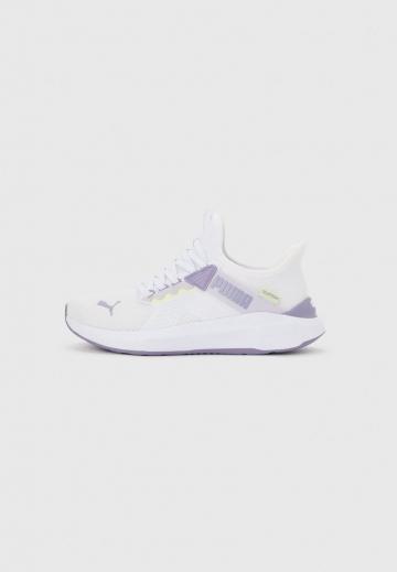 Тренировочные кроссовки