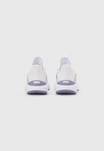 Тренировочные кроссовки