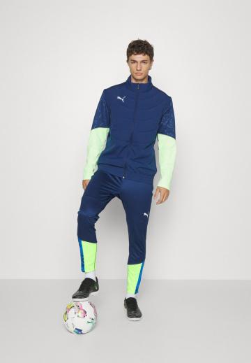 Спортивная куртка