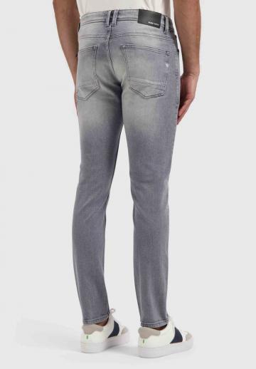 Узкие джинсы