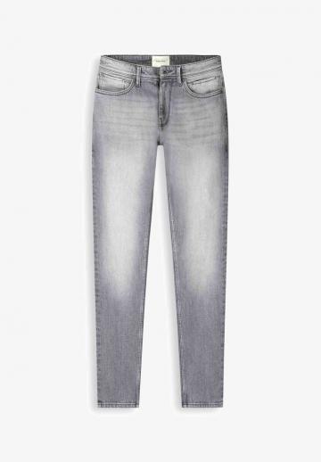 Узкие джинсы