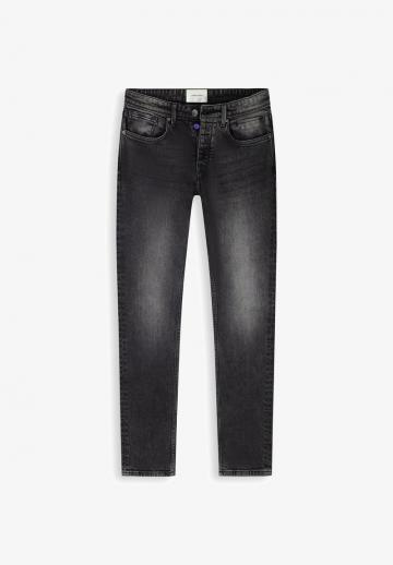 Узкие джинсы