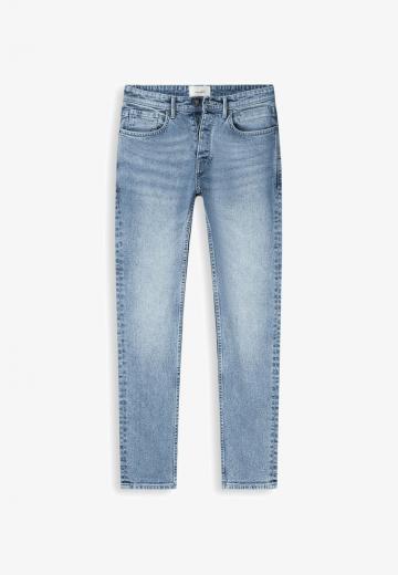 Узкие джинсы