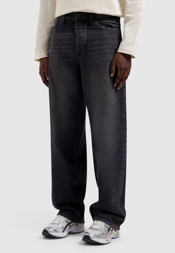Свободные джинсы