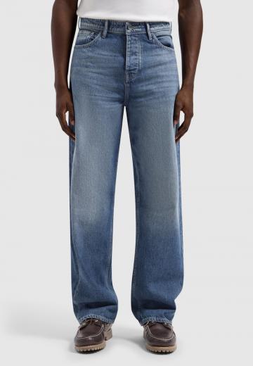 Свободные джинсы