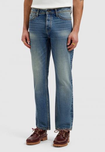 Прямые джинсы