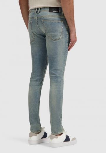 Узкие джинсы