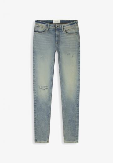 Узкие джинсы