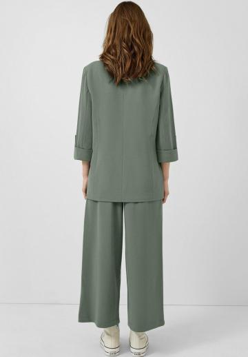 Блейзер с накладными карманами