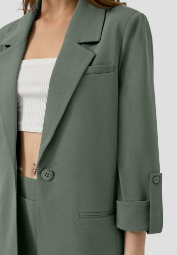 Блейзер с накладными карманами