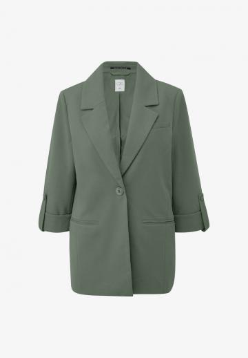 Блейзер с накладными карманами