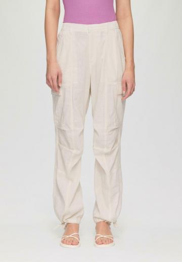 Брюки с накладными карманами