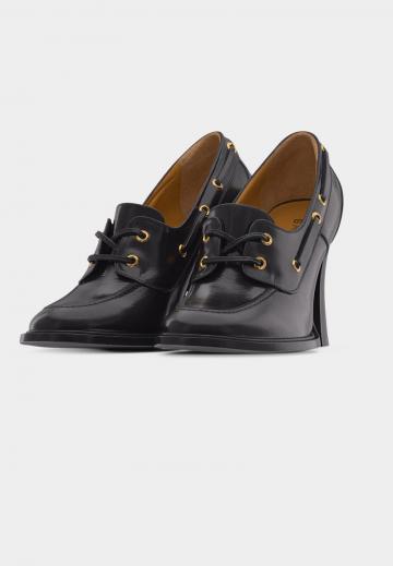 Туфли на шнуровке
