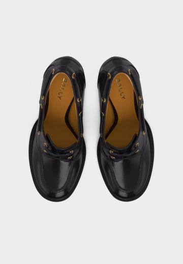 Туфли на шнуровке