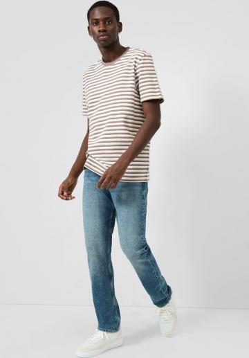 Прямые джинсы