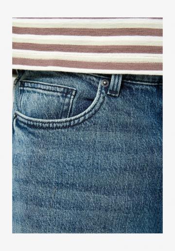 Прямые джинсы