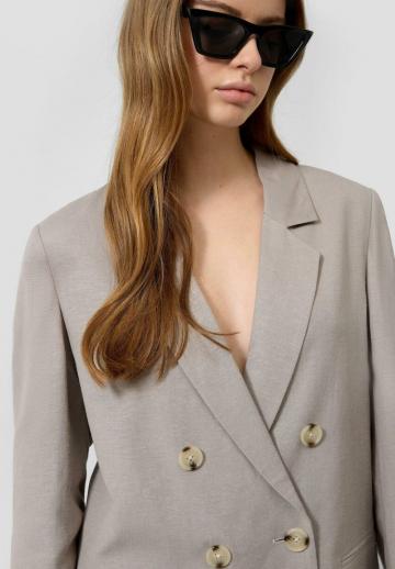 Блейзер с накладными карманами