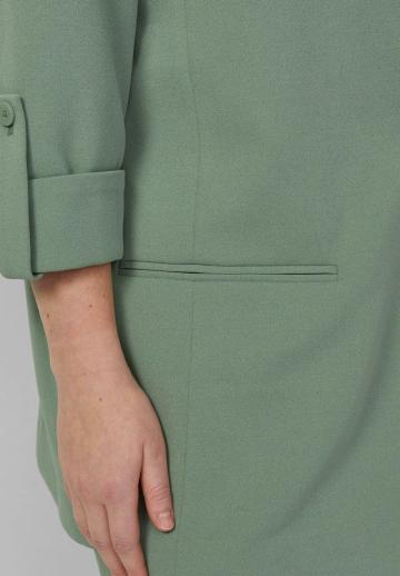 Короткое пальто