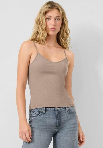 Топ на бретельках