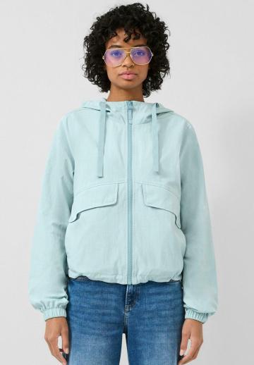 Куртка с накладнымит карманами