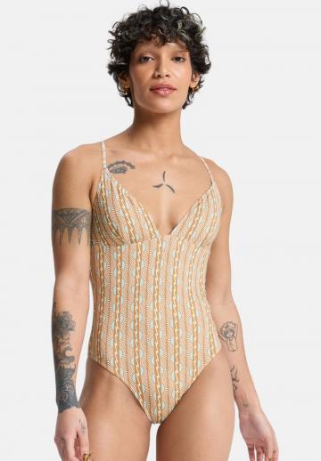 Слитный купальник