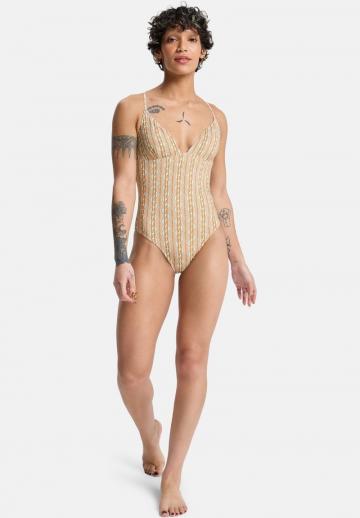 Слитный купальник