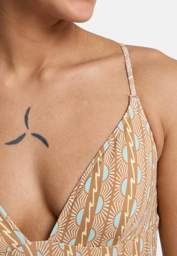 Слитный купальник