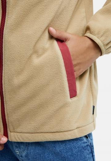 Спортивная куртка