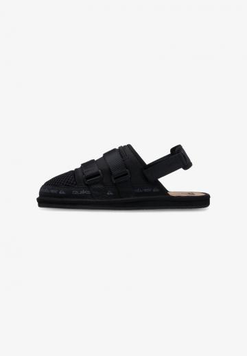 Спортивные сандалии