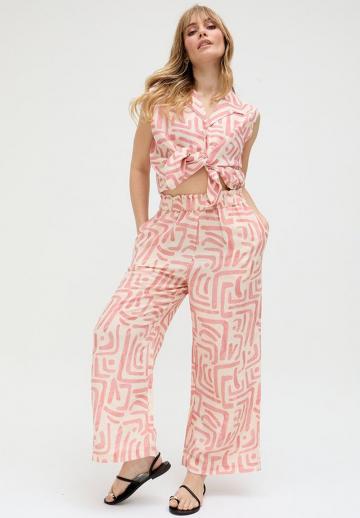 Блузка без рукавов