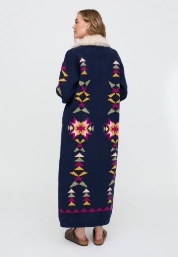 Жаккардовая вязаная кофта