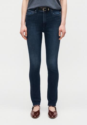 Узкие джинсы