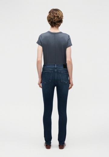 Узкие джинсы