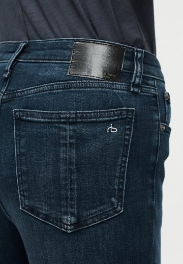 Узкие джинсы