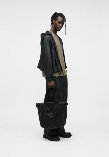 Брюки с накладными карманами