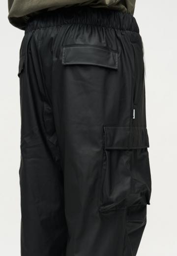 Брюки с накладными карманами