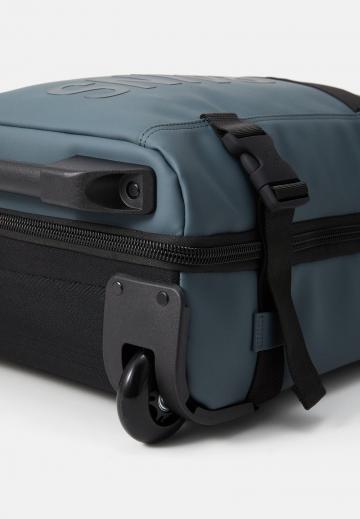 Чемодан на колесах