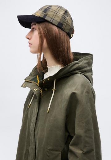 Куртка с накладнымит карманами