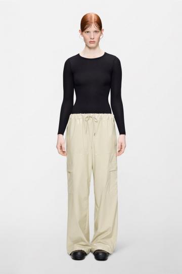 Брюки с накладными карманами