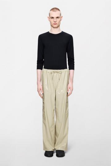 Брюки с накладными карманами