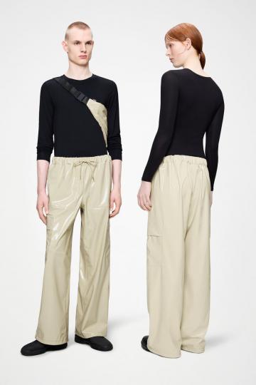 Брюки с накладными карманами