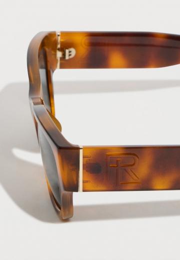 Солнечные очки