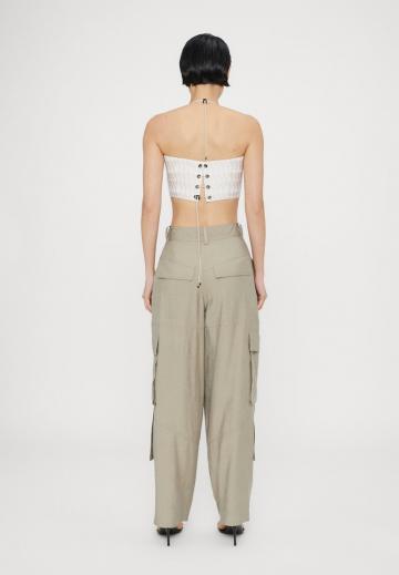 Топ на бретельках