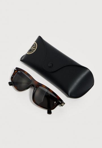 Солнечные очки