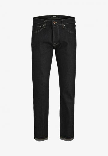 Узкие джинсы