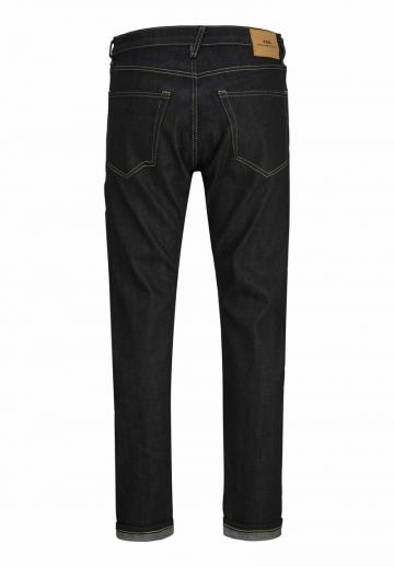 Узкие джинсы