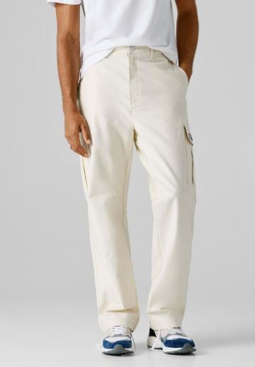 Брюки с накладными карманами