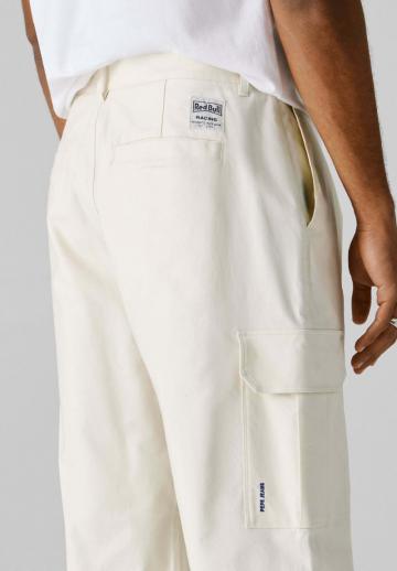 Брюки с накладными карманами