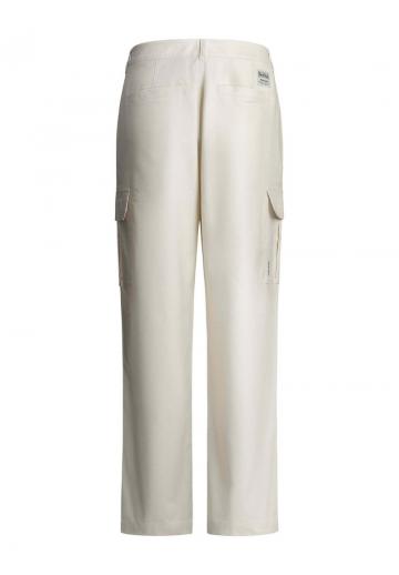 Брюки с накладными карманами