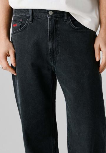 Прямые джинсы